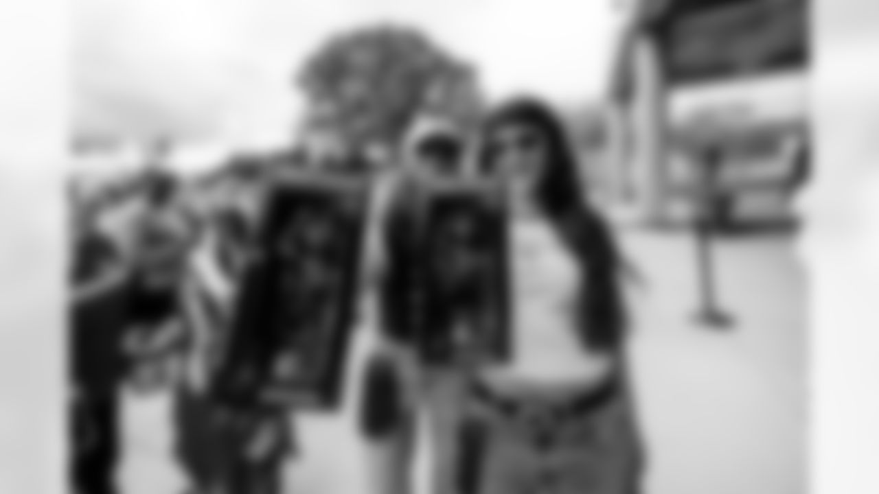 TAMPA, FL - January 03, 2026 - The Carolina Panthers and Tampa Bay Buccaneers play a regular season game at Raymond James Stadium. The Bucs won the game, 16-14. Photo By Dave Pullis/Tampa Bay Buccaneers