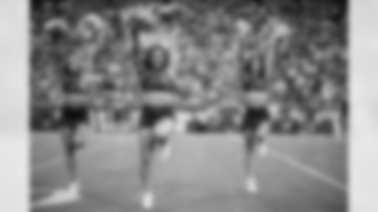 TAMPA, FL - November 09, 2025 - Tampa Bay Buccaneers Cheerleaders before the game between the New England Patriots and Tampa Bay Buccaneers. The Bucs lost the game, 28-23. Photo By Kyle Zedaker/Tampa Bay Buccaneers