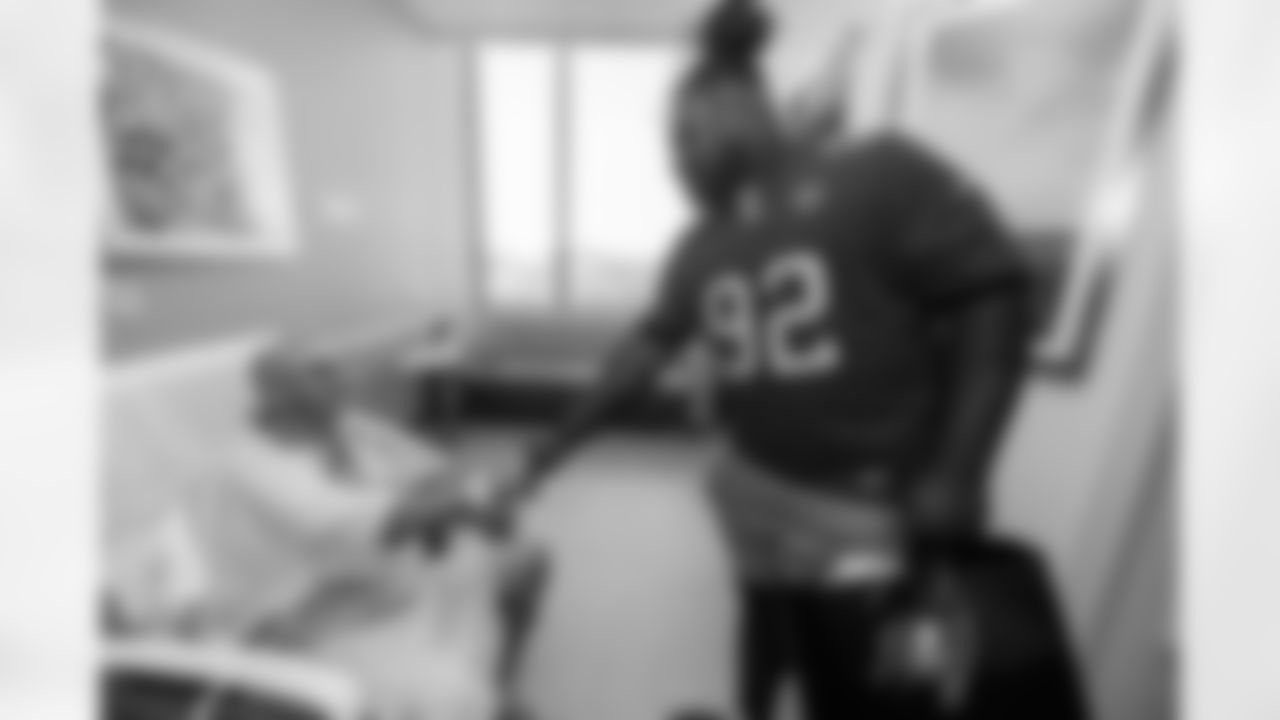 TAMPA, FL - October 14, 2025 - Defensive Lineman Elijah Simmons #92 of the Tampa Bay Buccaneers during a Rookie Club visit to Moffitt Cancer Center. Photo By Doug DeFelice/Tampa Bay Buccaneers