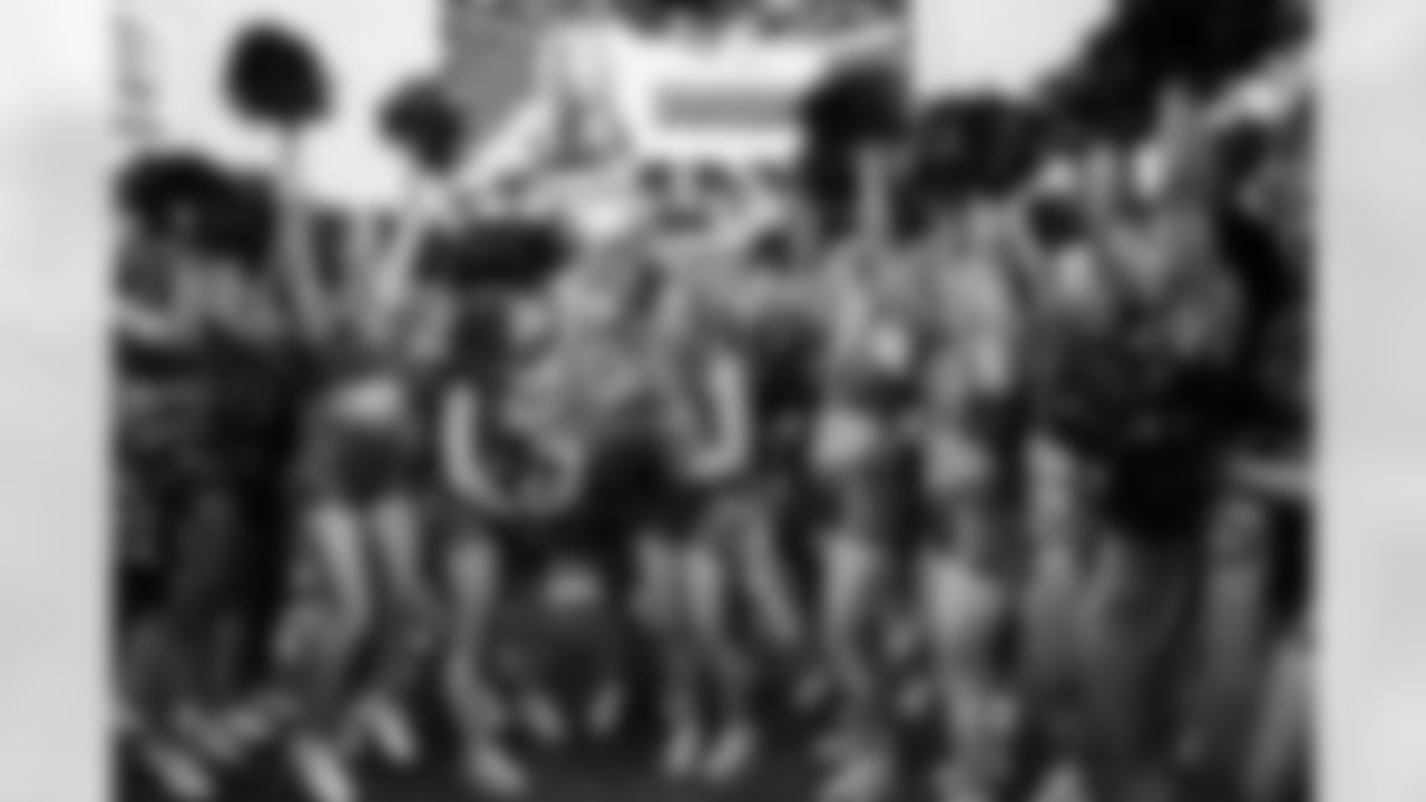 TAMPA, FL - December 07, 2025 - The Tampa Bay Buccaneers and New Orleans Saints during a regular season game at Raymond James Stadium. The Bucs lost the game, 24-20. Photo By Tori Richman/Tampa Bay Buccaneers