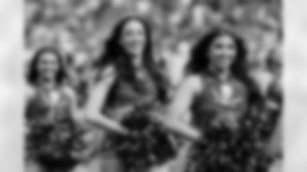 TAMPA, FL - December 07, 2025 - The Tampa Bay Buccaneers and New Orleans Saints during a regular season game at Raymond James Stadium. The Bucs lost the game, 24-20. Photo By Kyle Zedaker/Tampa Bay Buccaneers