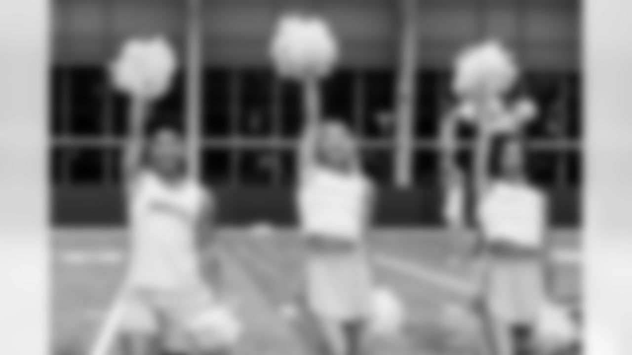 TAMPA, FL - December 09, 2025 - Tampa Bay Buccaneers Cheerleaders during Field Rehearsal at AdventHealth Training Center. Photo By Tori Richman/Tampa Bay Buccaneers