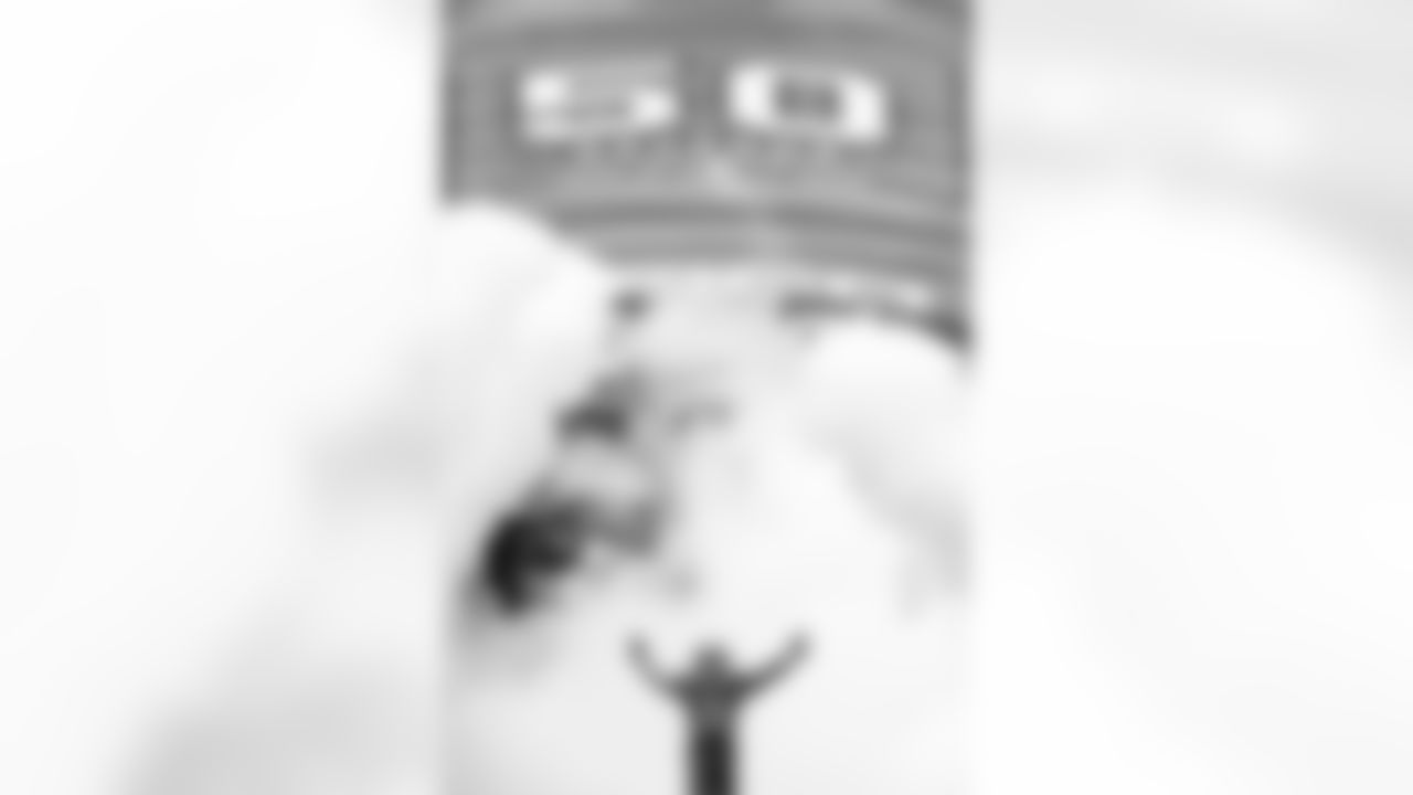 TAMPA, FL - December 07, 2025 - The Tampa Bay Buccaneers and New Orleans Saints during a regular season game at Raymond James Stadium. The Bucs lost the game, 24-20. Photo By Cian Leach/Tampa Bay Buccaneers