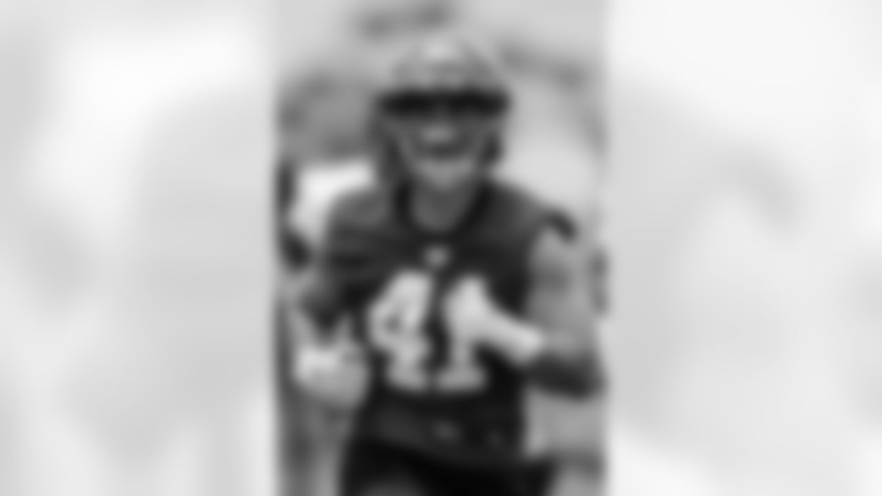 TAMPA, FL - May 10, 2025 - Linebacker Colin Ramos #41 of the Tampa Bay Buccaneers during rookie minicamp practice. Photo By Kyle Zedaker/Tampa Bay Buccaneers