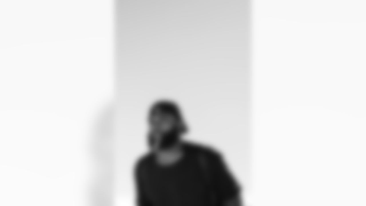 TAMPA, FL - December 20, 2025 - The Tampa Bay Buccaneers depart before the Week 16 game against the Carolina Panthers. Photo By Tori Richman/Tampa Bay Buccaneers