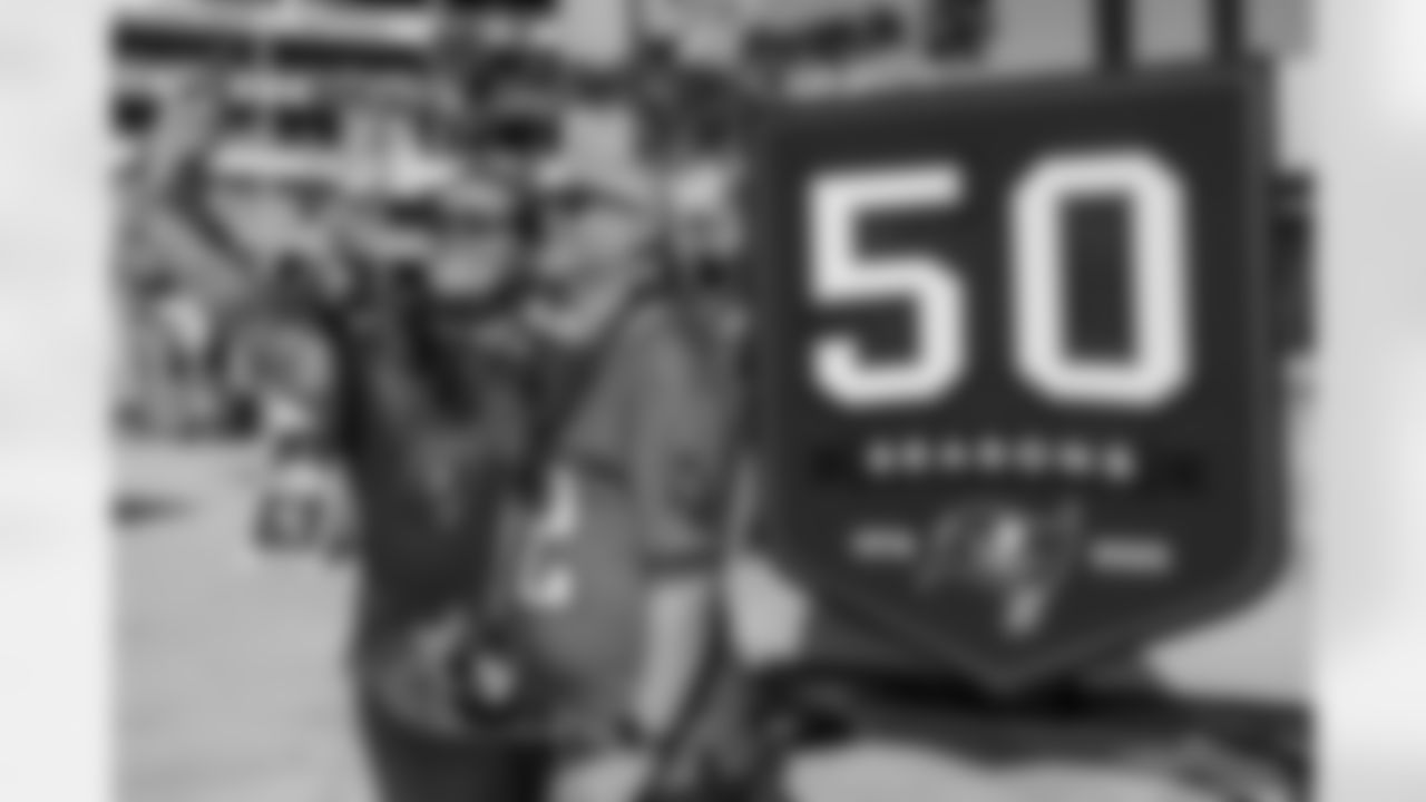 TAMPA, FL - November 30, 2025 - Fans at Bucs Beach before the game between the Arizona Cardinals and Tampa Bay Buccaneers. The Bucs won the game, 20-17. Photo By Dave Pullis/Tampa Bay Buccaneers