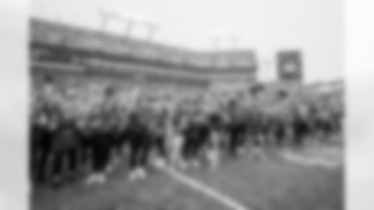 TAMPA, FL - December 07, 2025 - The Tampa Bay Buccaneers and New Orleans Saints during a regular season game at Raymond James Stadium. The Bucs lost the game, 24-20. Photo By Tori Richman/Tampa Bay Buccaneers