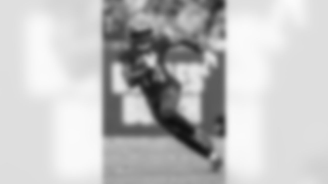 TAMPA, FL - December 07, 2025 - The Tampa Bay Buccaneers and New Orleans Saints during a regular season game at Raymond James Stadium. The Bucs lost the game, 24-20. Photo By Doug DeFelice/Tampa Bay Buccaneers