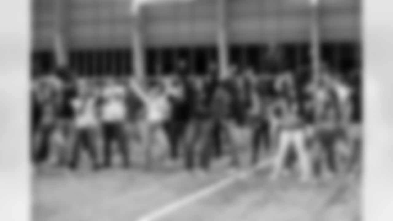 TAMPA, FL - January 02, 2026 - Tampa Bay Buccaneers Cheerleaders field rehearsal at AdventHealth Training Center. Photo By Tori Richman/Tampa Bay Buccaneers