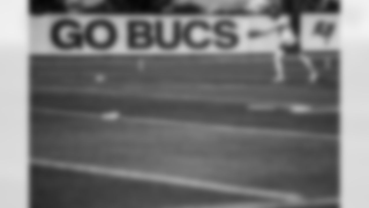 TAMPA, FL - December 24, 2025 - Punter Riley Dixon #9 of the Tampa Bay Buccaneers during practice at AdventHealth Training Center. Photo By Kyle Zedaker/Tampa Bay Buccaneers