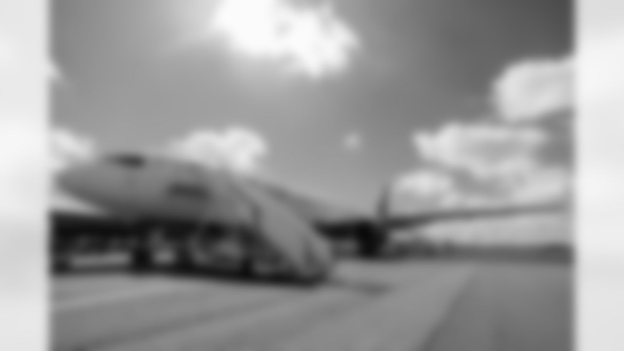 ATLANTA, GA - September 06, 2025 - Luxury Suite Excursion departs for the game between the Tampa Bay Buccaneers and Atlanta Falcons. The Bucs won the game, 23-20. Photo By Doug DeFelice/Tampa Bay Buccaneers