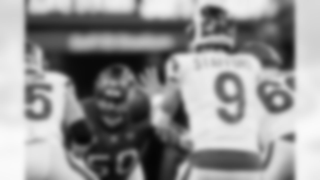 INGLEWOOD, CA - November 23, 2025 - Defensive Tackle Vita Vea #50 of the Tampa Bay Buccaneers during the game between the Tampa Bay Buccaneers and Los Angeles Rams. The Bucs lost the game, 34-7. Photo By Kyle Zedaker/Tampa Bay Buccaneers