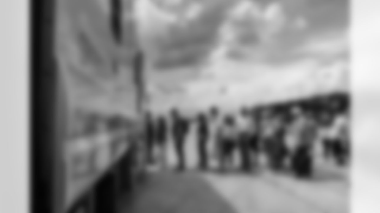 ATLANTA, GA - September 06, 2025 - Luxury Suite Excursion arrives for the game between the Tampa Bay Buccaneers and Atlanta Falcons. The Bucs won the game, 23-20. Photo By Doug DeFelice/Tampa Bay Buccaneers