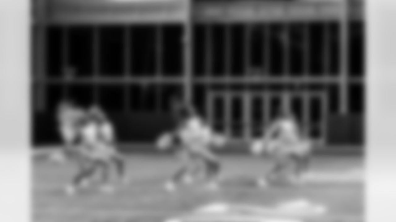 TAMPA, FL - December 09, 2025 - Tampa Bay Buccaneers Cheerleaders during Field Rehearsal at AdventHealth Training Center. Photo By Tori Richman/Tampa Bay Buccaneers