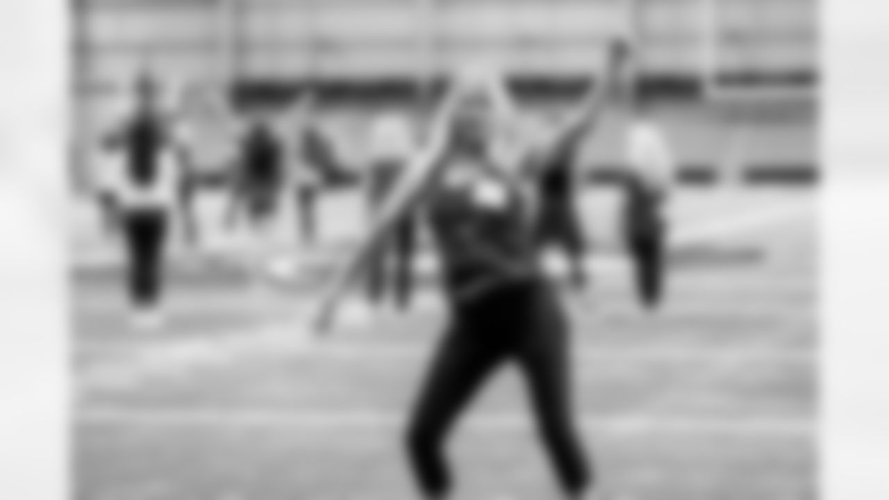 TAMPA, FL - November 19, 2025 - Tampa Bay Buccaneers Cheerleaders and Alumni during Field Rehearsal at AdventHealth Training Center. Photo By Tori Richman/Tampa Bay Buccaneers