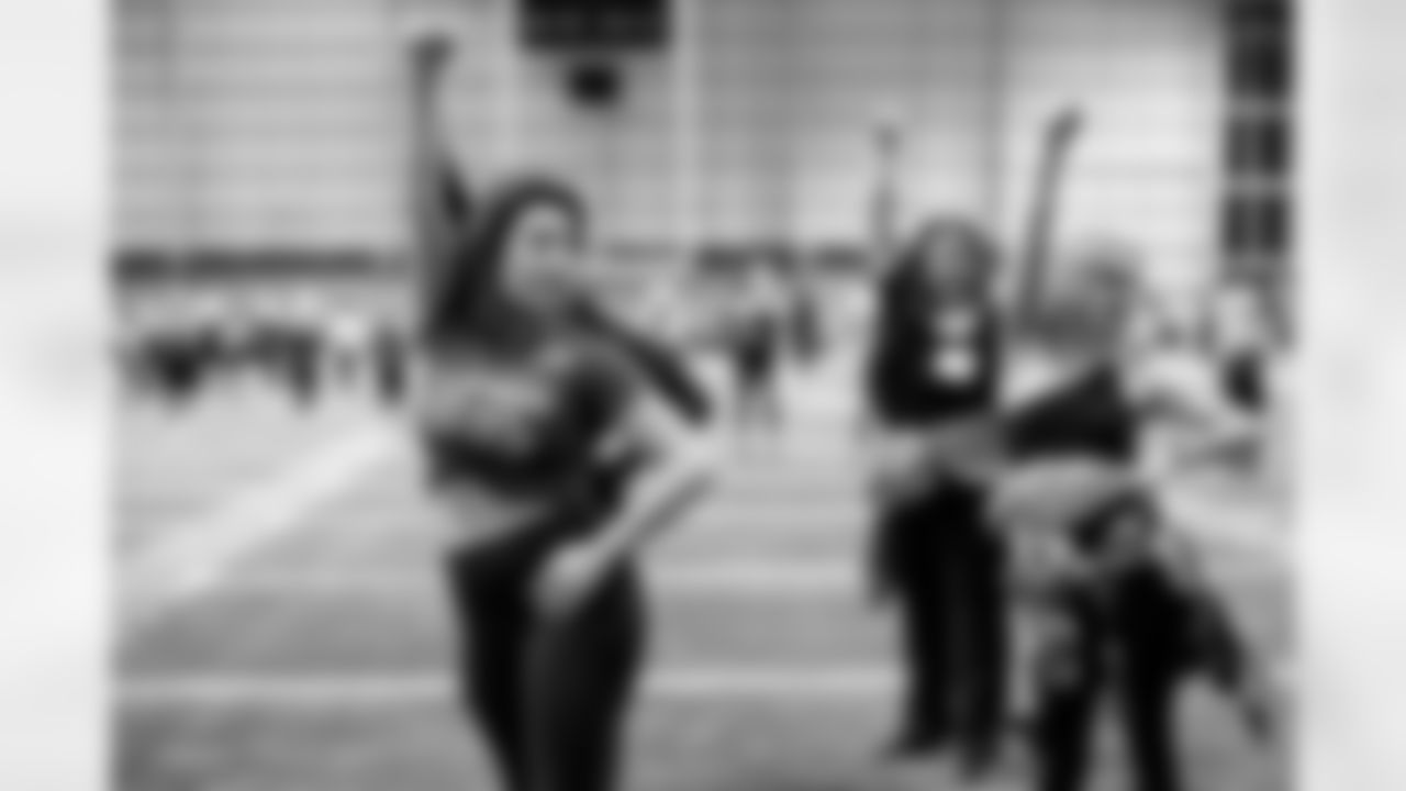 TAMPA, FL - November 19, 2025 - Tampa Bay Buccaneers Cheerleaders and Alumni during Field Rehearsal at AdventHealth Training Center. Photo By Tori Richman/Tampa Bay Buccaneers