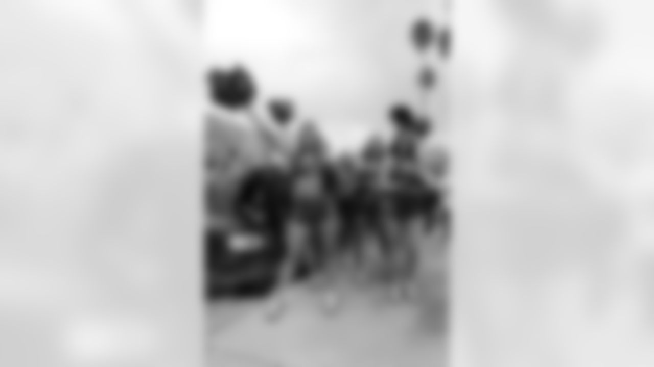 TAMPA, FL - January 03, 2026 - The Carolina Panthers and Tampa Bay Buccaneers play a regular season game at Raymond James Stadium. The Bucs won the game, 16-14. Photo By Dave Pullis/Tampa Bay Buccaneers