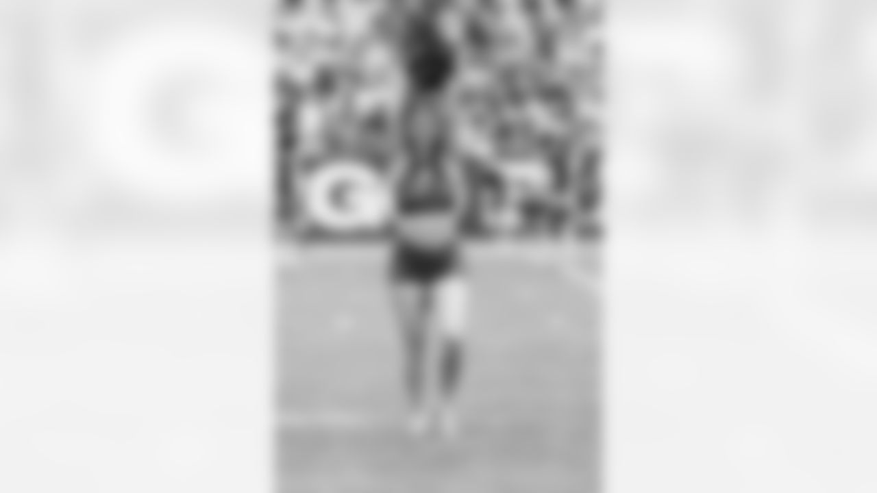 TAMPA, FL - December 07, 2025 - The Tampa Bay Buccaneers and New Orleans Saints during a regular season game at Raymond James Stadium. The Bucs lost the game, 24-20. Photo By Tori Richman/Tampa Bay Buccaneers