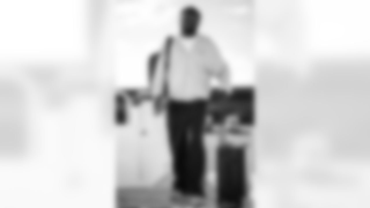 TAMPA, FL - November 22, 2025 - Wide Receiver Chris Godwin Jr. #14 of the Tampa Bay Buccaneers departs before the game against the Los Angeles Rams. Photo By Tori Richman/Tampa Bay Buccaneers