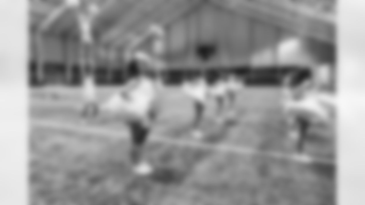 TAMPA, FL - December 09, 2025 - Tampa Bay Buccaneers Cheerleaders during Field Rehearsal at AdventHealth Training Center. Photo By Tori Richman/Tampa Bay Buccaneers