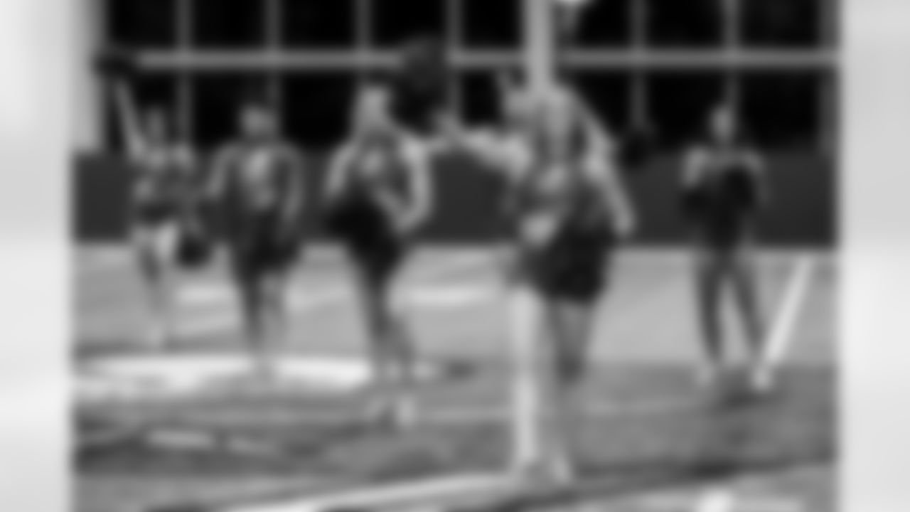 TAMPA, FL - January 02, 2026 - Tampa Bay Buccaneers Cheerleaders field rehearsal at AdventHealth Training Center. Photo By Tori Richman/Tampa Bay Buccaneers