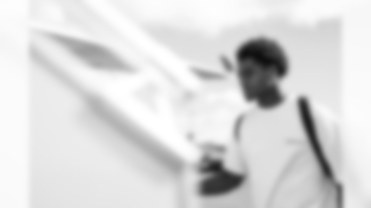 TAMPA, FL - December 27, 2025 - Cornerback Jacob Parrish #25 of the Tampa Bay Buccaneers departs Tampa for a Week 17 game against the Miami Dolphins. Photo By Tori Richman/Tampa Bay Buccaneers