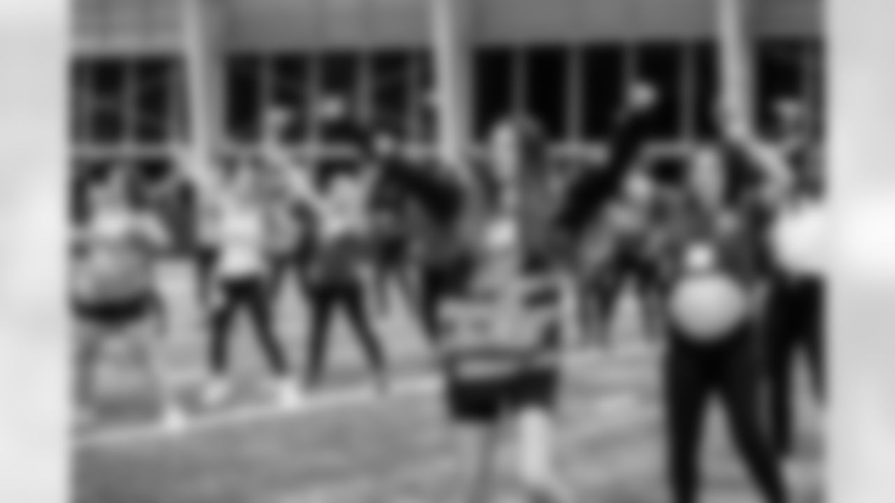 TAMPA, FL - November 19, 2025 - Tampa Bay Buccaneers Cheerleaders and Alumni during Field Rehearsal at AdventHealth Training Center. Photo By Tori Richman/Tampa Bay Buccaneers