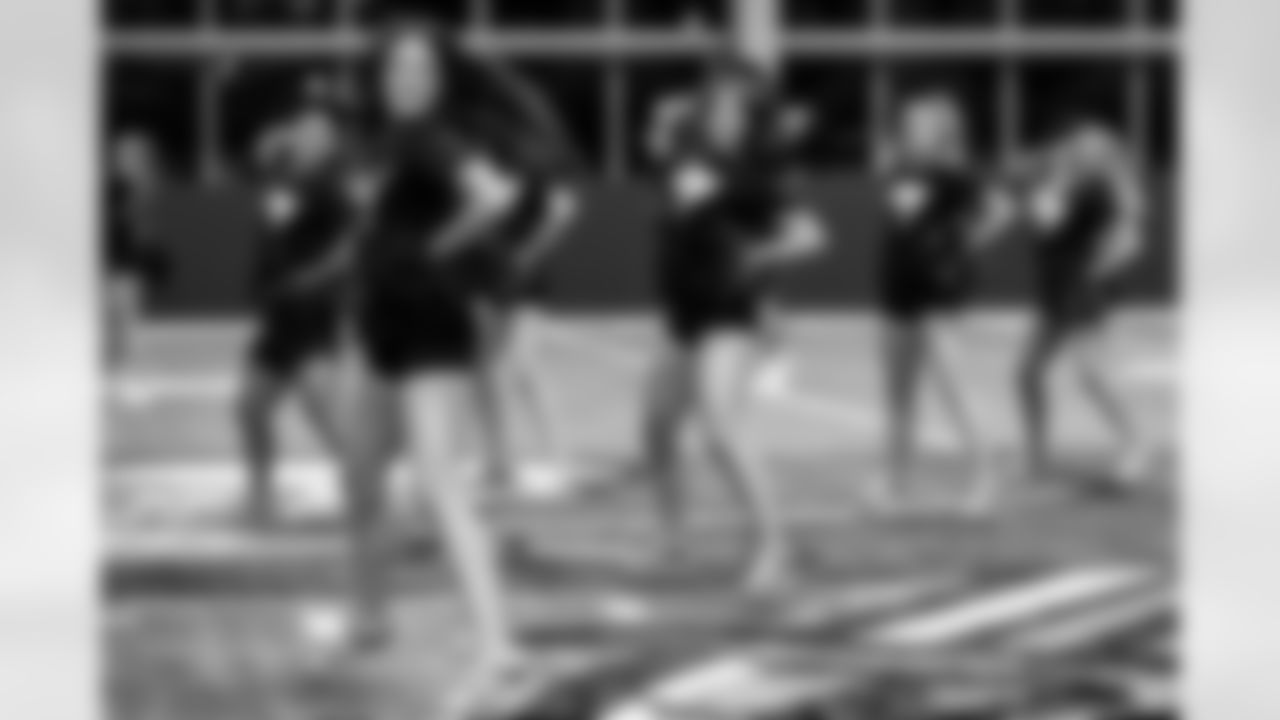 TAMPA, FL - December 04, 2025 - Tampa Bay Buccaneers Cheerleaders field rehearsal at AdventHealth Training Center. Photo By Tori Richman/Tampa Bay Buccaneers