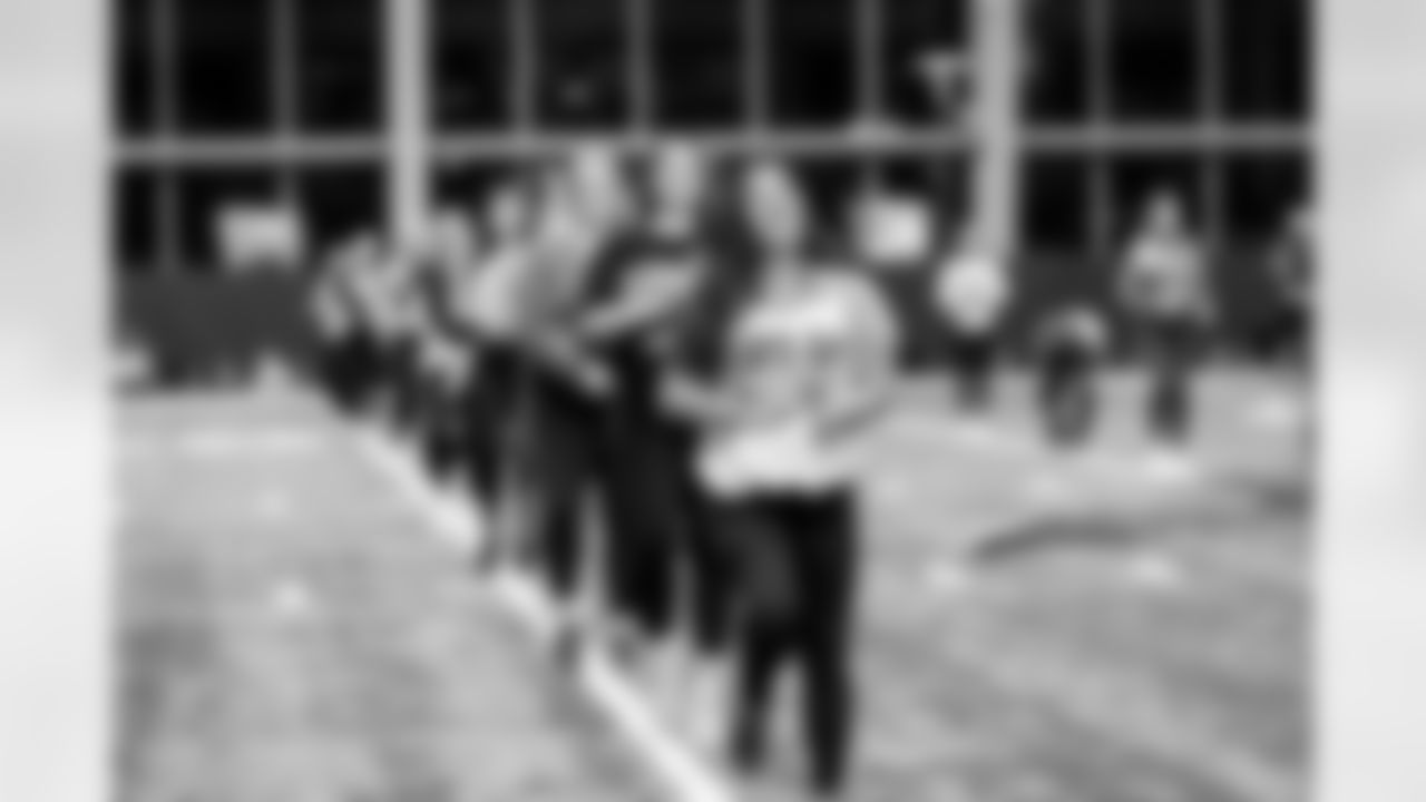 TAMPA, FL - November 19, 2025 - Tampa Bay Buccaneers Cheerleaders and Alumni during Field Rehearsal at AdventHealth Training Center. Photo By Tori Richman/Tampa Bay Buccaneers