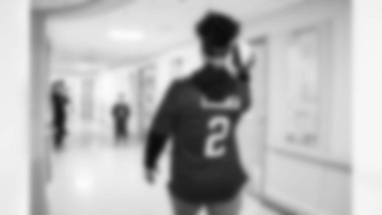 ST. PETERSBURG, FL - December 16, 2025 - Rookie Club visit to Johns Hopkins All Children's Hospital. Photo By Tori Richman/Tampa Bay Buccaneers