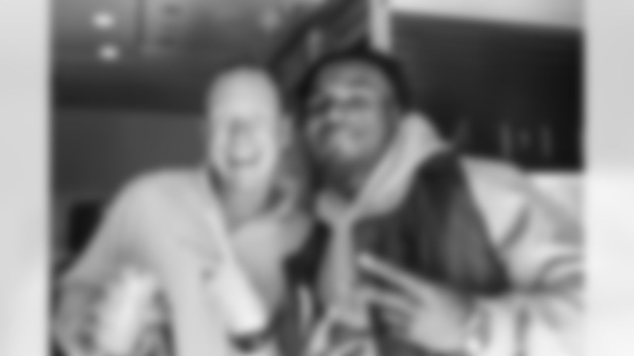 TAMPA, FL - December 20, 2025 - The Tampa Bay Buccaneers depart before the Week 16 game against the Carolina Panthers. Photo By Tori Richman/Tampa Bay Buccaneers