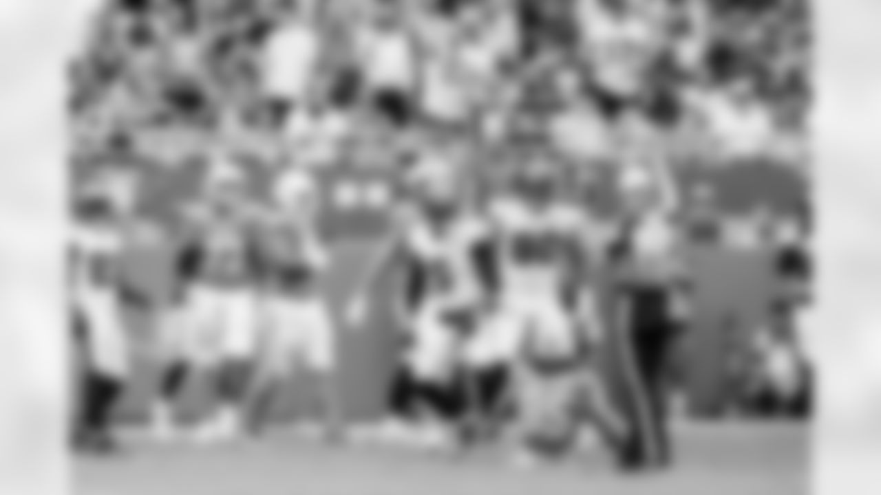 MIAMI GARDENS, FL - December 28, 2025 - Outside Linebacker Haason Reddick #5 of the Tampa Bay Buccaneers during the game between the Tampa Bay Buccaneers and Miami Dolphins. The Bucs lost the game, 20-17. Photo By Tori Richman/Tampa Bay Buccaneers