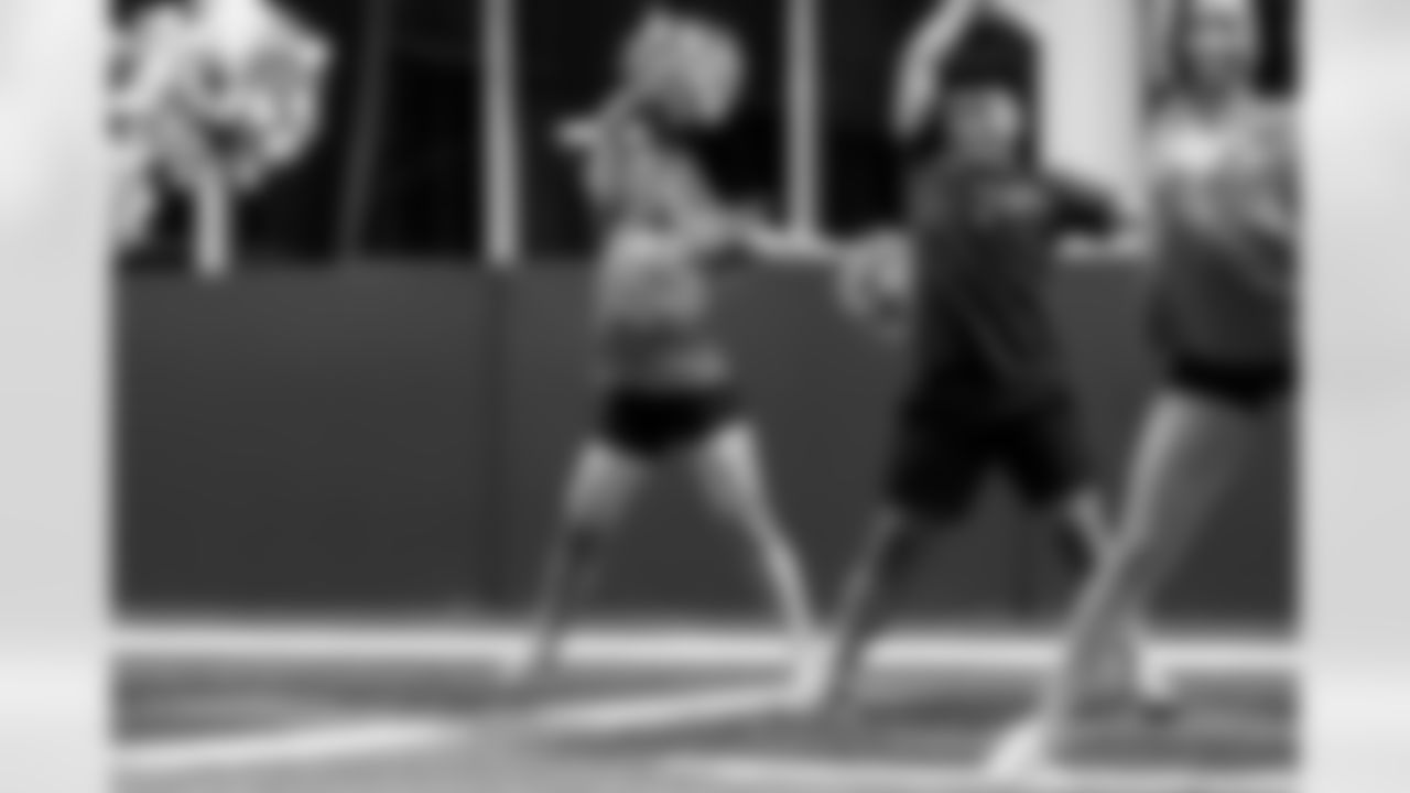 TAMPA, FL - November 06, 2025 - Tampa Bay Buccaneers Cheerleaders during Field Rehearsal at AdventHealth Training Center. Photo By Tori Richman/Tampa Bay Buccaneers