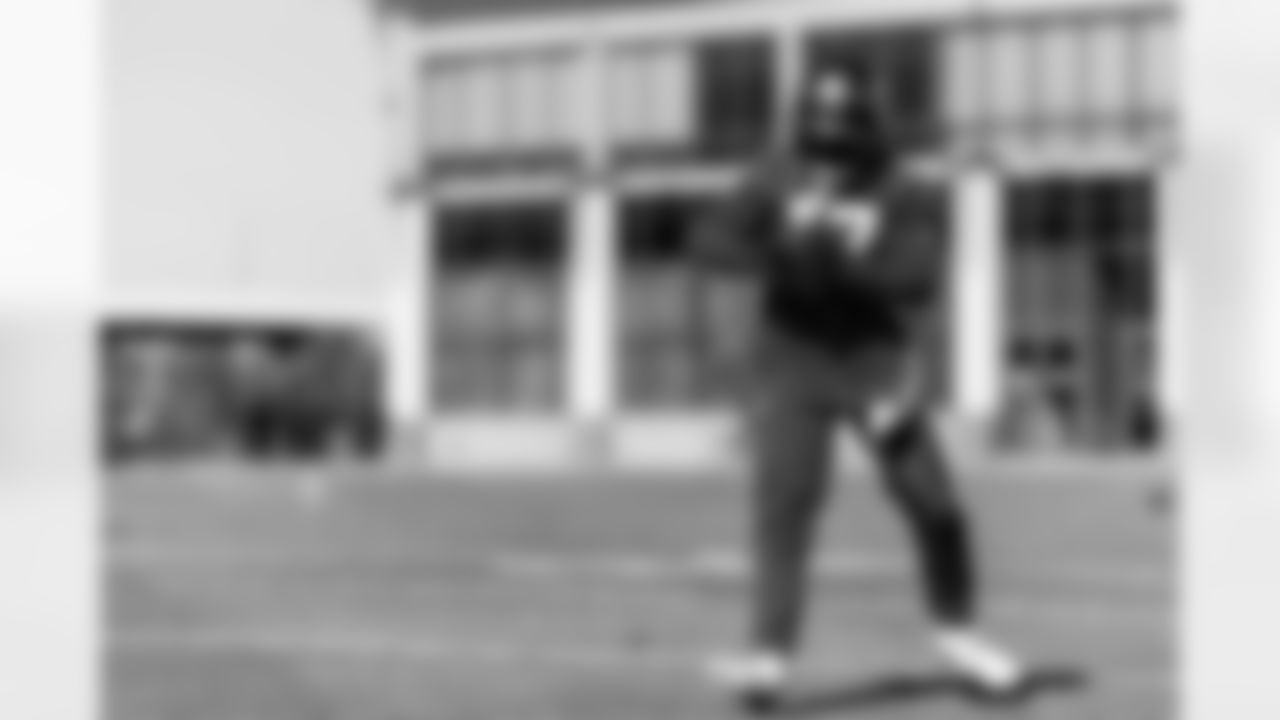 TAMPA, FL - December 31, 2025 - Week 18 Practice at AdventHealth Training Center. Photo By Tori Richman/Tampa Bay Buccaneers