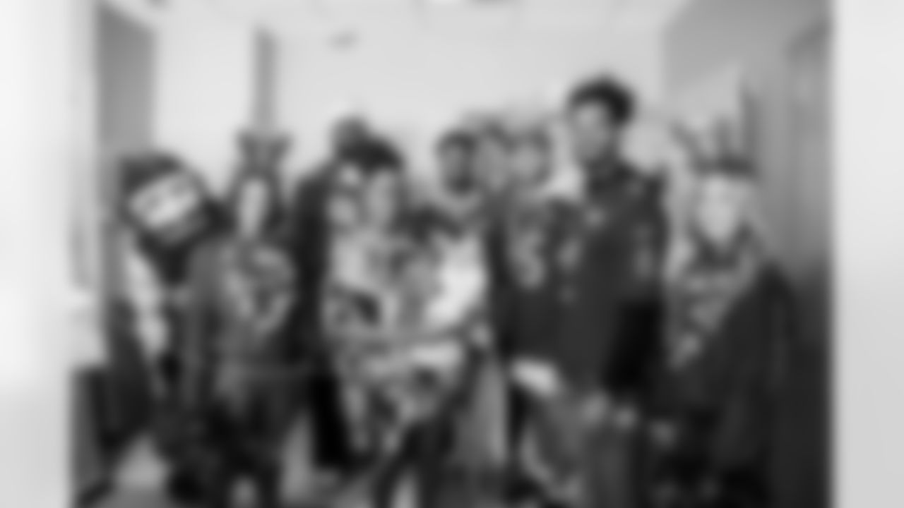 ST. PETERSBURG, FL - December 16, 2025 - Rookie Club visit to Johns Hopkins All Children's Hospital. Photo By Tori Richman/Tampa Bay Buccaneers