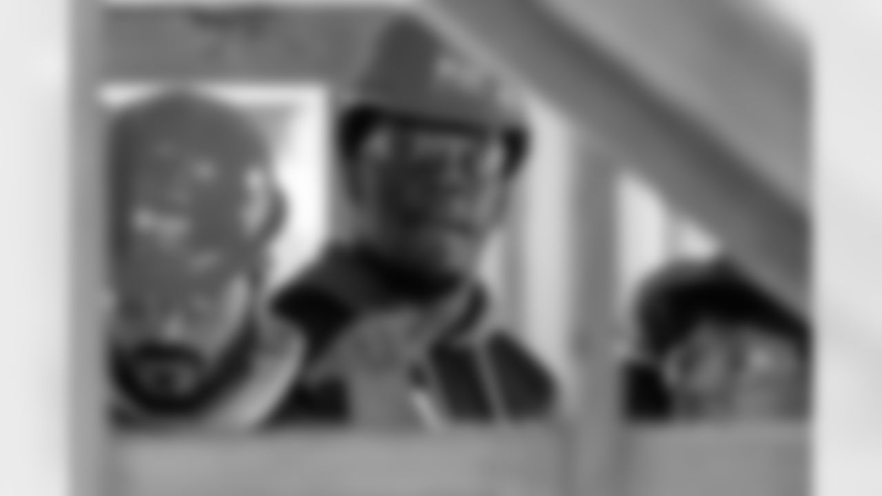 TAMPA, FL - November 18, 2025 - Defensive Lineman Elijah Roberts #95 of the Tampa Bay Buccaneers during a home build with Habitat for Humanity of Tampa Bay Hillsborough. Photo By Doug DeFelice/Tampa Bay Buccaneers