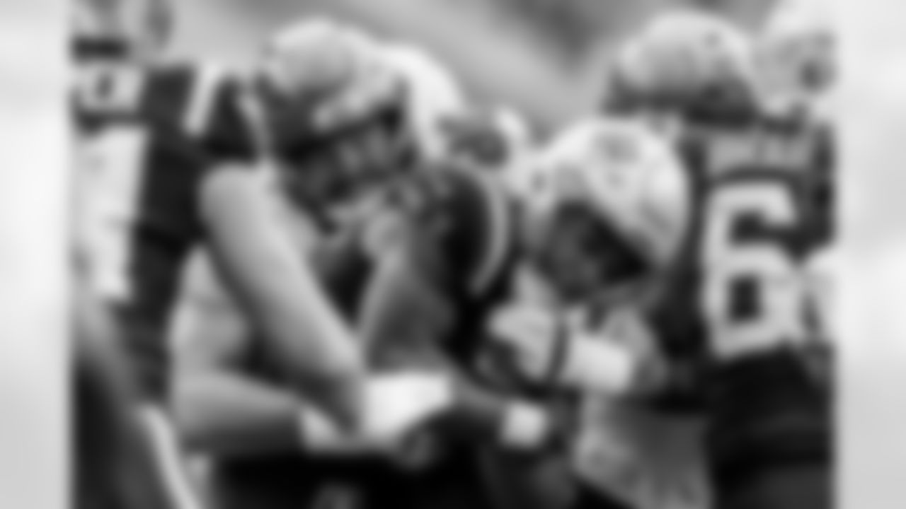 TAMPA, FL - November 09, 2025 - Defensive Lineman Logan Hall #90 of the Tampa Bay Buccaneers during the game between the New England Patriots and Tampa Bay Buccaneers. The Bucs lost the game, 28-23. Photo By Tori Richman/Tampa Bay Buccaneers