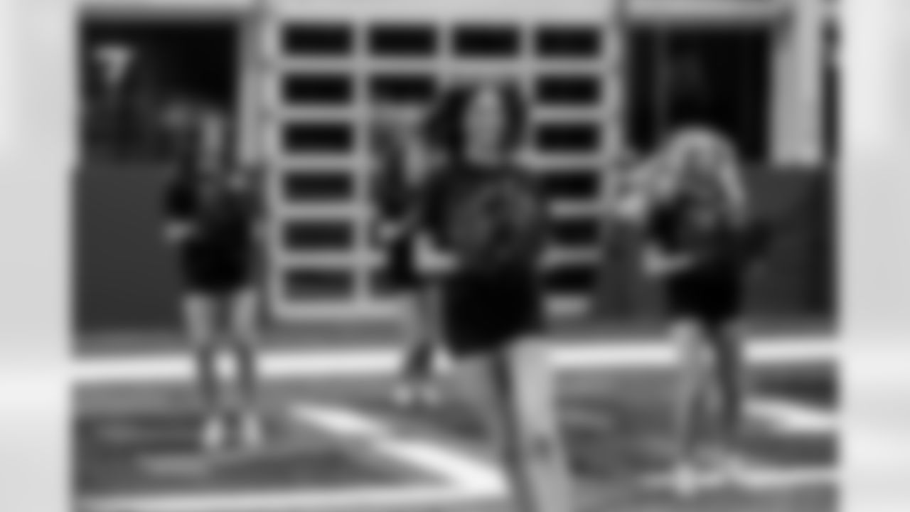 TAMPA, FL - December 04, 2025 - Tampa Bay Buccaneers Cheerleaders field rehearsal at AdventHealth Training Center. Photo By Tori Richman/Tampa Bay Buccaneers