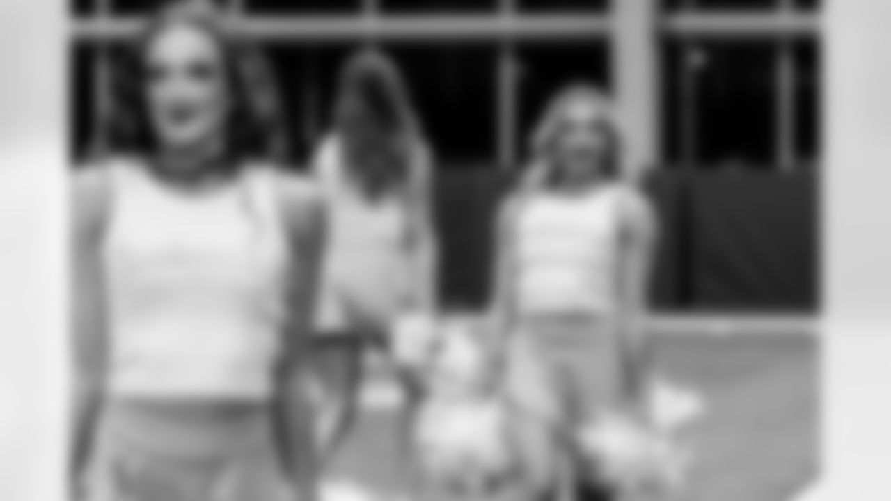 TAMPA, FL - December 09, 2025 - Tampa Bay Buccaneers Cheerleaders during Field Rehearsal at AdventHealth Training Center. Photo By Tori Richman/Tampa Bay Buccaneers