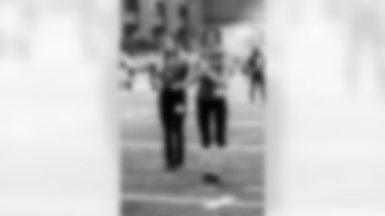 TAMPA, FL - November 19, 2025 - Tampa Bay Buccaneers Cheerleaders and Alumni during Field Rehearsal at AdventHealth Training Center. Photo By Tori Richman/Tampa Bay Buccaneers