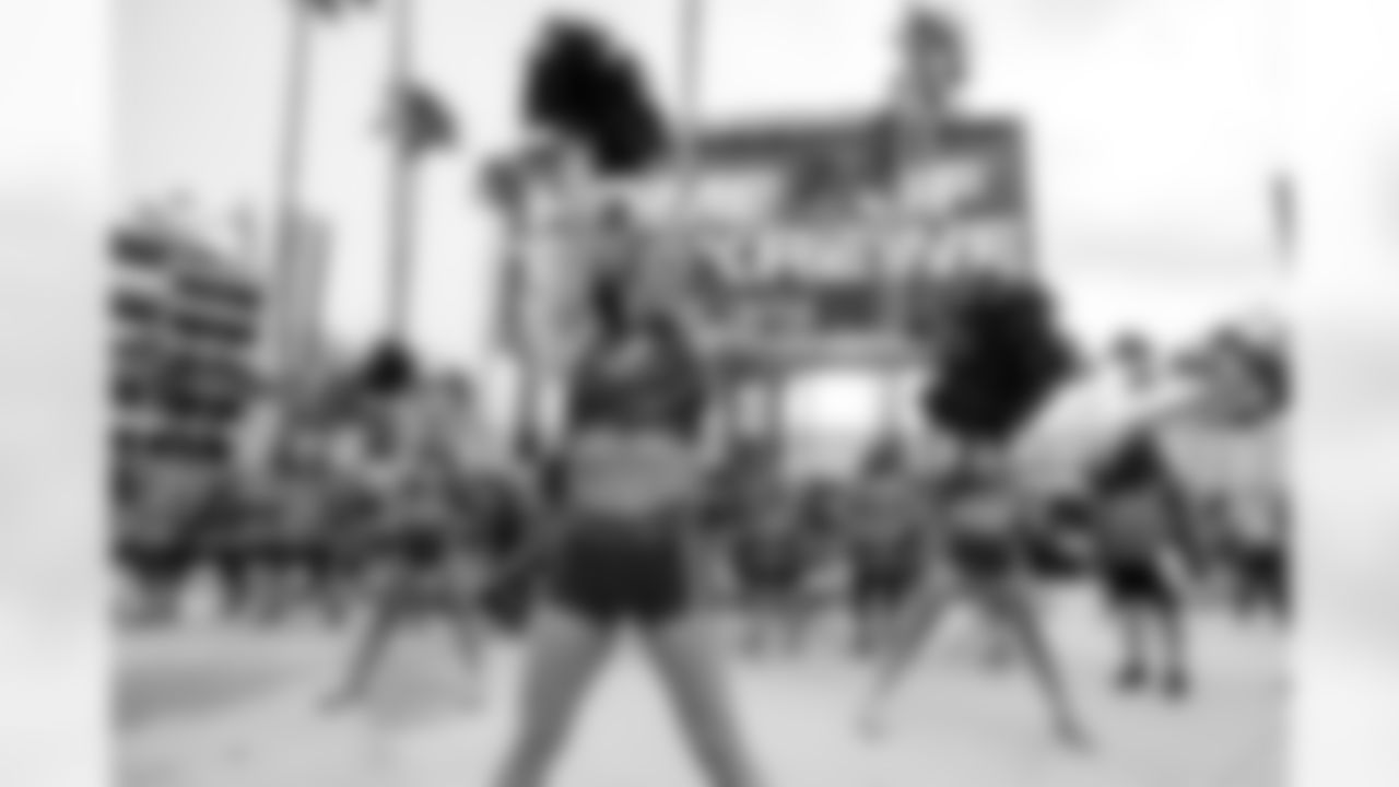 TAMPA, FL - January 03, 2026 - The Carolina Panthers and Tampa Bay Buccaneers play a regular season game at Raymond James Stadium. The Bucs won the game, 16-14. Photo By Dave Pullis/Tampa Bay Buccaneers