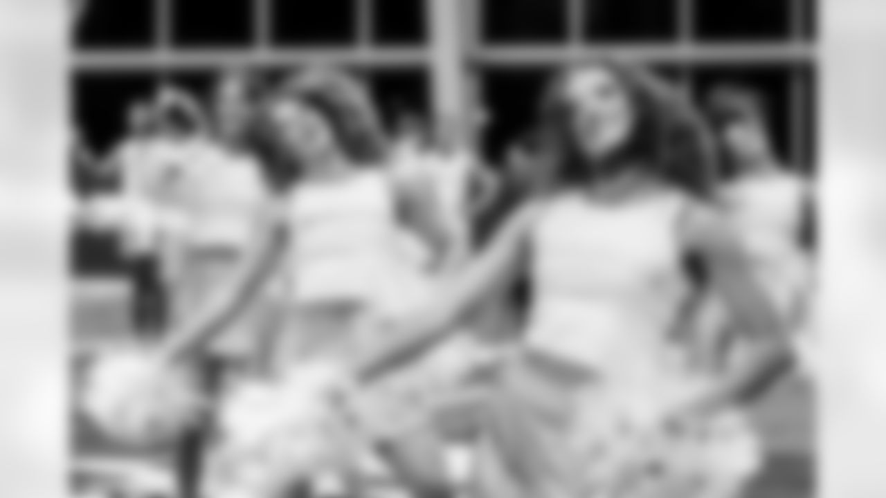 TAMPA, FL - December 09, 2025 - Tampa Bay Buccaneers Cheerleaders during Field Rehearsal at AdventHealth Training Center. Photo By Tori Richman/Tampa Bay Buccaneers