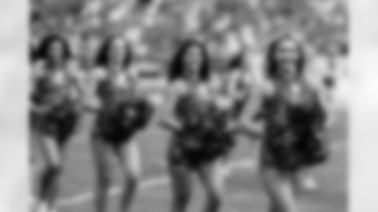 TAMPA, FL - December 07, 2025 - The Tampa Bay Buccaneers and New Orleans Saints during a regular season game at Raymond James Stadium. The Bucs lost the game, 24-20. Photo By Kyle Zedaker/Tampa Bay Buccaneers