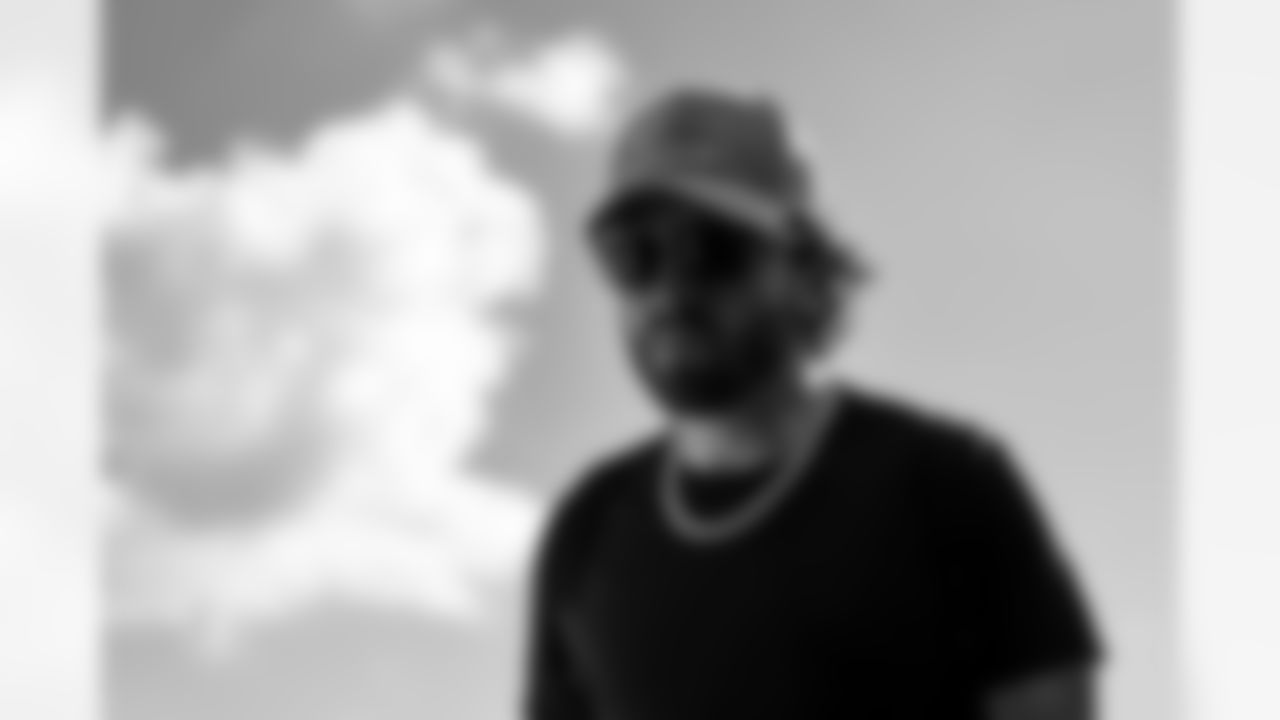 TAMPA, FL - December 27, 2025 - Quarterback Baker Mayfield #6 of the Tampa Bay Buccaneers departs Tampa for a Week 17 game against the Miami Dolphins. Photo By Tori Richman/Tampa Bay Buccaneers