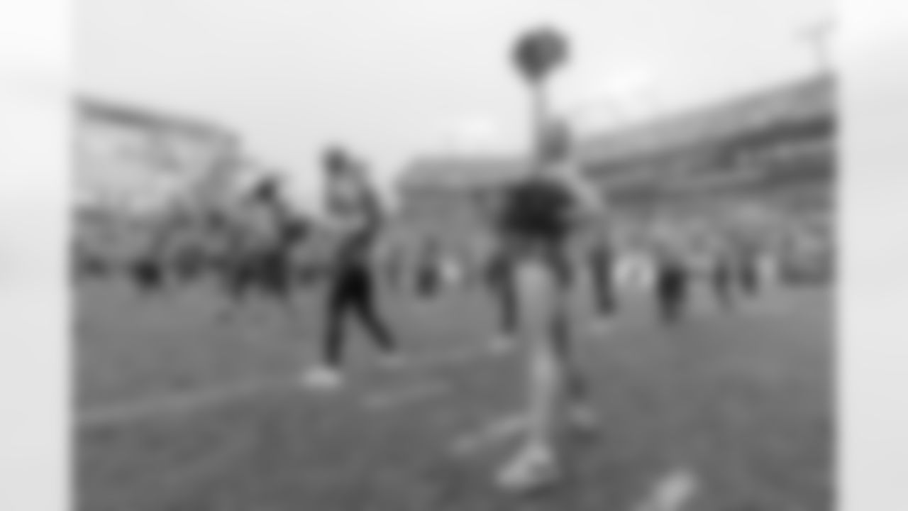 TAMPA, FL - December 07, 2025 - The Tampa Bay Buccaneers and New Orleans Saints during a regular season game at Raymond James Stadium. The Bucs lost the game, 24-20. Photo By Doug DeFelice/Tampa Bay Buccaneers