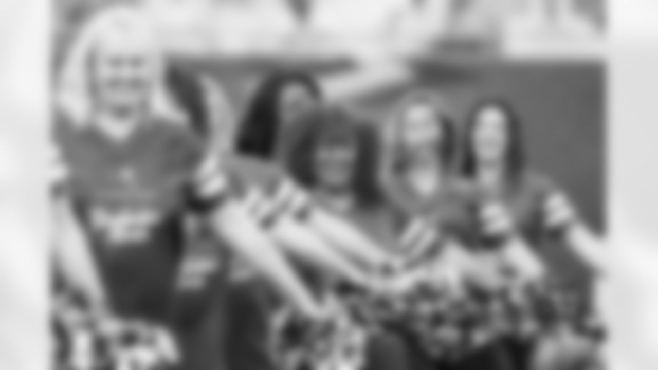 TAMPA, FL - December 07, 2025 - The Tampa Bay Buccaneers and New Orleans Saints during a regular season game at Raymond James Stadium. The Bucs lost the game, 24-20. Photo By Kyle Zedaker/Tampa Bay Buccaneers