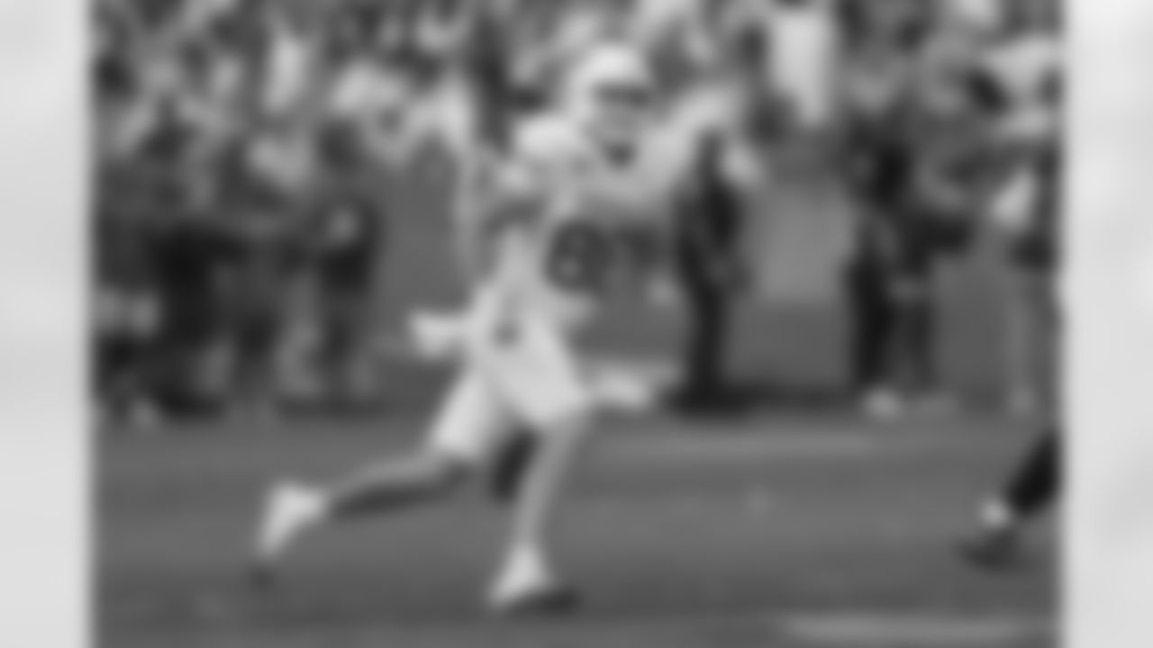 Texas tight end Jack Endries (88) in action during an NCAA football game against Florida, Saturday, Oct. 4, 2025, in Gainesville, Fla. Florida defeated Texas 29-21. (AP Photo/Gary McCullough)