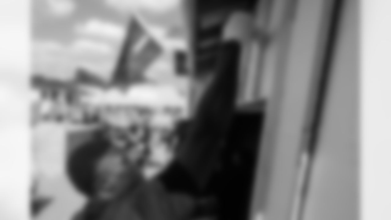 TAMPA, FL - November 18, 2025 - Outside Linebacker Yaya Diaby #0 of the Tampa Bay Buccaneers during a home build with Habitat for Humanity of Tampa Bay Hillsborough. Photo By Doug DeFelice/Tampa Bay Buccaneers