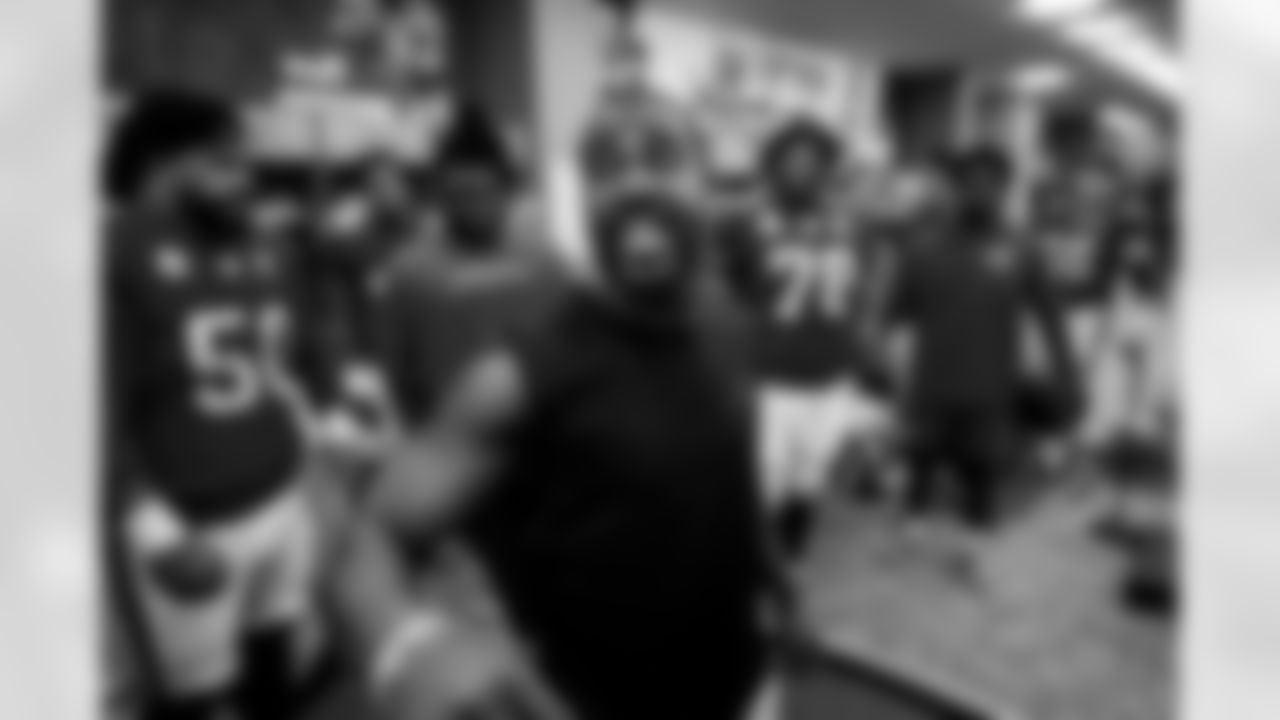 TAMPA, FL - November 30, 2025 - Inside Linebacker Lavonte David #54 of the Tampa Bay Buccaneers before the game between the Arizona Cardinals and Tampa Bay Buccaneers. The Bucs won the game, 20-17. Photo By Tori Richman/Tampa Bay Buccaneers