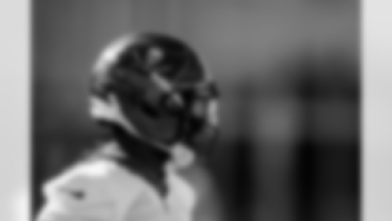 TAMPA, FL - November 28, 2025 - Defensive Back Josh Hayes #32 of the Tampa Bay Buccaneers during practice at AdventHealth Training Center. Photo By Kyle Zedaker/Tampa Bay Buccaneers